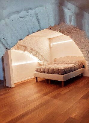 5 chambres, fer et planche à repasser, Wi-Fi, draps fournis