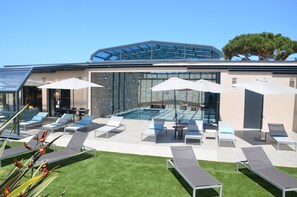 Terrace/patio - Deluxe 3-Bedroom Villa featuring a Private Pool, Garden, Parking and Spa (Calvi)