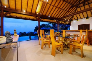 Villa, 2 Bedrooms, Smoking, Private Pool | Dining