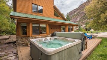 Bain à remous extérieur