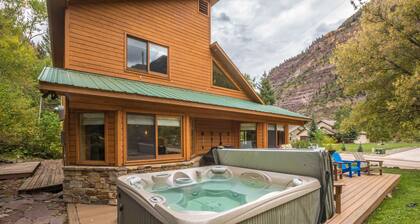 Near River | Great Views | Hot Tub | Pet-friendly