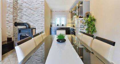 Ferienhaus Meri mit Pool in ruhiger Lage