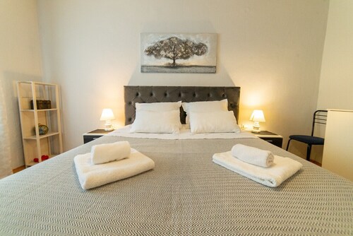 Holiday House Meri with pool in a peaceful area