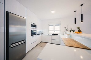 Fridge, microwave, oven, dishwasher