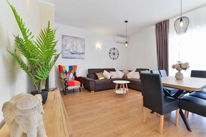 Interior - Villa First Hill with heated pool (Zaton)