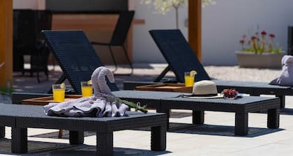 Villa First Hill mit beheiztem Pool