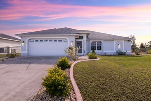 Exterior - Hook, Wine & Sinker - Waterfront Villa with Heated Pool - Villa Wine Down - Roelens Vacations (Cape Coral)