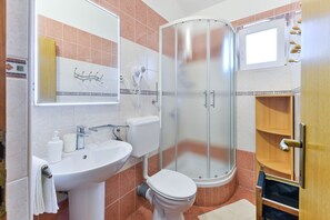 Shower, towels
