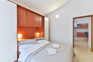 1 bedroom, iron/ironing board, free WiFi, bed sheets