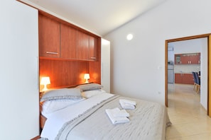 1 bedroom, iron/ironing board, free WiFi, bed sheets