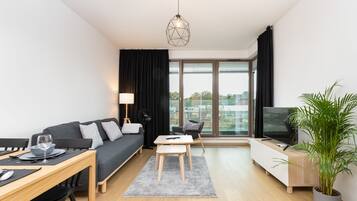 Apartment, 1 Bedroom, Balcony | Living room