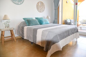 2 bedrooms, iron/ironing board, travel cot, free WiFi