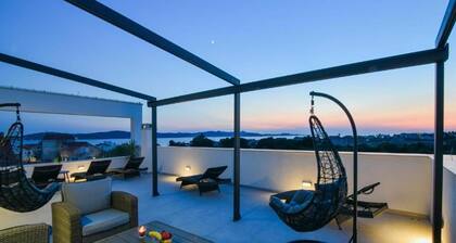 Villa La Perla Ap.4, 4+2 mit beheiztem Pool und Meerblick