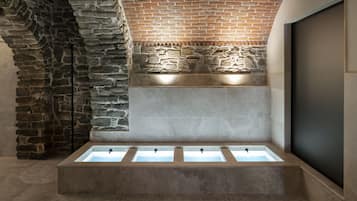 Couples treatment room(s), sauna, steam room, Turkish bath/hammam