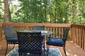 تناول الطعام بالخارج