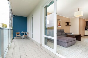 Apartment, 1 Bedroom, Pool Access, Beachside | Balcony