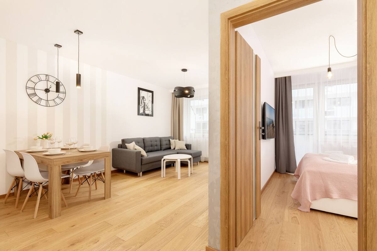 Apartment, 1 Bedroom, Balcony, Beachside | Living area | 40-inch TV with cable channels