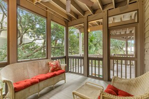 Property grounds - Beachside Treehouse, spectacular ocean view on popular Surfsong Rd (Kiawah Island)