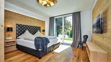 3 Schlafzimmer, Schreibtisch, Bügeleisen/Bügelbrett, Reisekinderbett