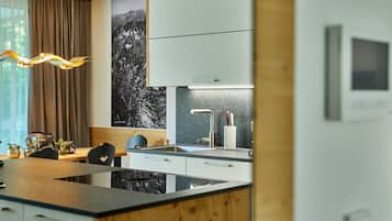 Kühlschrank, Ofen, Herdplatte, Geschirrspüler