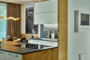 Réfrigérateur, four, plaque de cuisson, lave-vaisselle