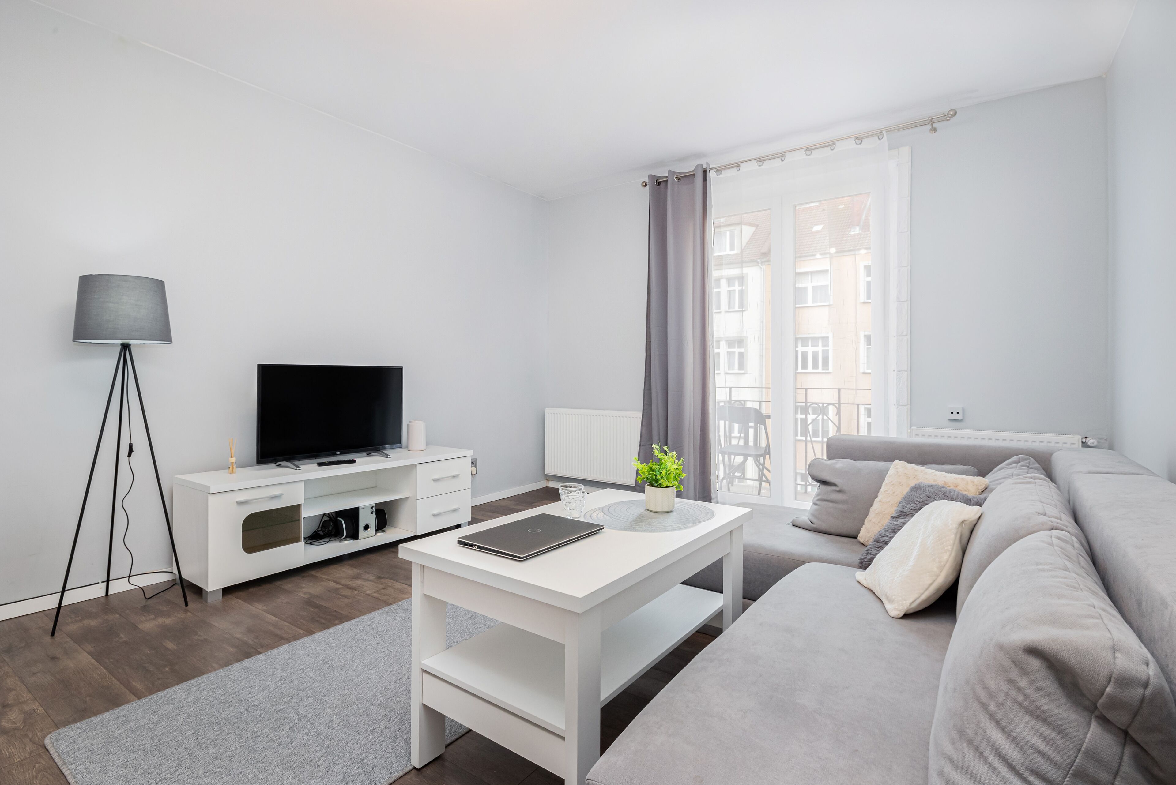 Apartment, 1 Bedroom, Balcony | Living room