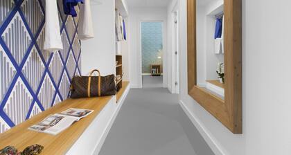 Luxury Design Home & Jacuzzi in Heart of Sorrento