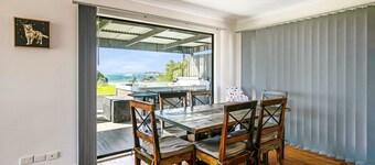 Goku's Shack - Rural and water views with a spa