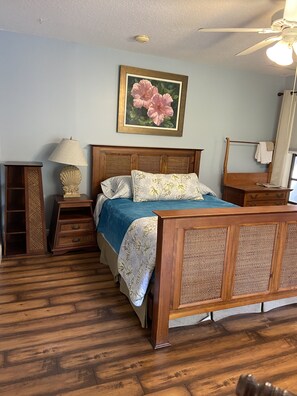 1 bedroom, desk, iron/ironing board, free WiFi
