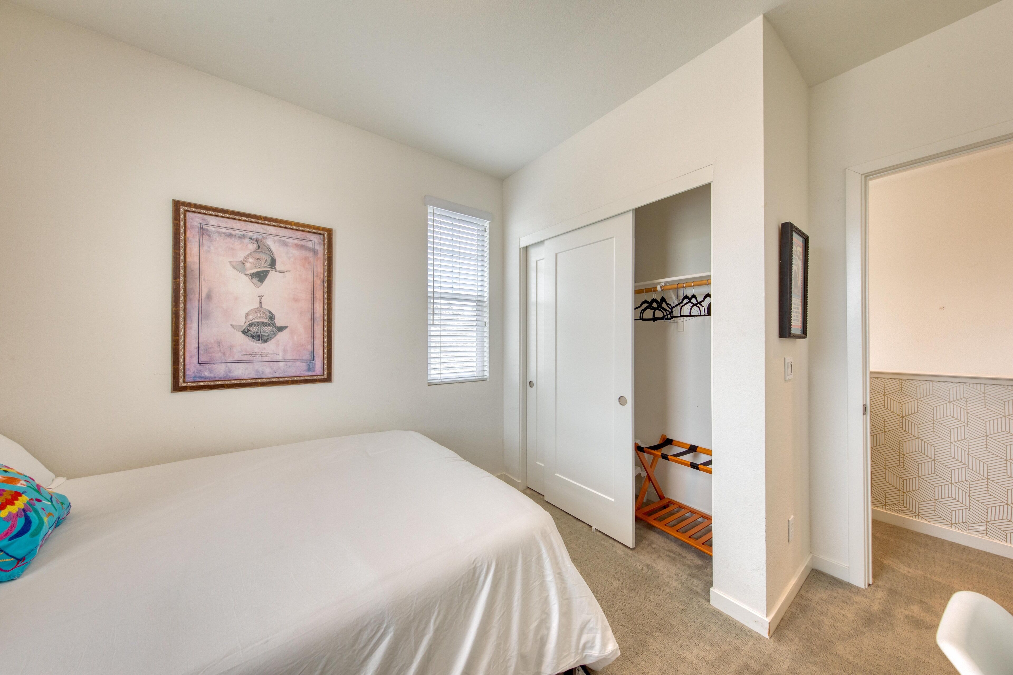 3 slaapkamers, een strijkplank/strijkijzer, gratis wifi, beddengoed