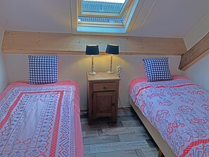 4 Schlafzimmer, Bügeleisen/Bügelbrett, kostenloses WLAN, Bettwäsche
