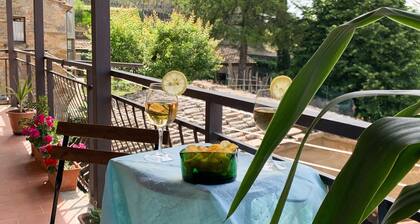 Panoramic apartment Il Borgo Antico in the city centre