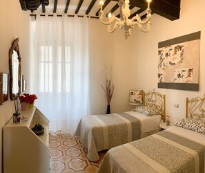 2 bedrooms, iron/ironing board, WiFi, bed sheets