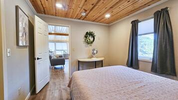 2 chambres, bureau, fer et planche à repasser, accès au Wi-Fi (inclus)