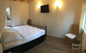 4 bedrooms, WiFi, bed sheets, wheelchair access