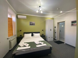 Luxury Double Room, 1 Double Bed | Premium bedding, down comforters, pillowtop beds, individually decorated