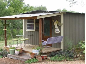 Property grounds - Angel's Landing Bunkhouse (Marble Falls)