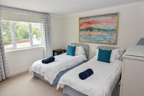 4 chambres, fer et planche à repasser, Wi-Fi gratuit, draps fournis