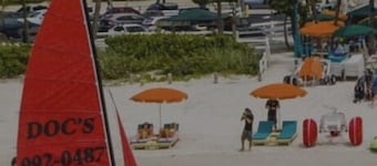 Blocks to Downtown!!! Sun and Fun Pet Friendly! Long Stays! Priced Right!