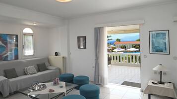 Luxury Villa | Living area