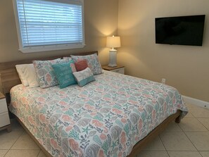 2 bedrooms, iron/ironing board, WiFi, bed sheets - Private Villa steps to Lido Beach (Sarasota)