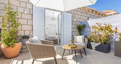 Stylish room with cozy terrace , Free parking