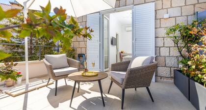 Stylish room with cozy terrace , Free parking