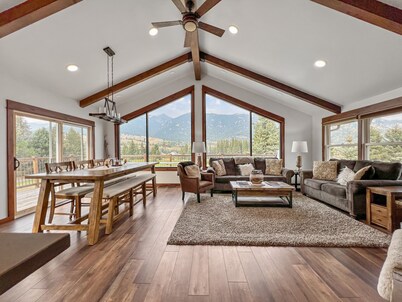 Amazing Historic Montana House. Hot Tub, Large Deck, On Golf Course A++ Location
