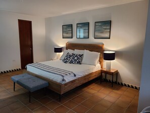 3 bedrooms, WiFi, bed sheets, wheelchair access