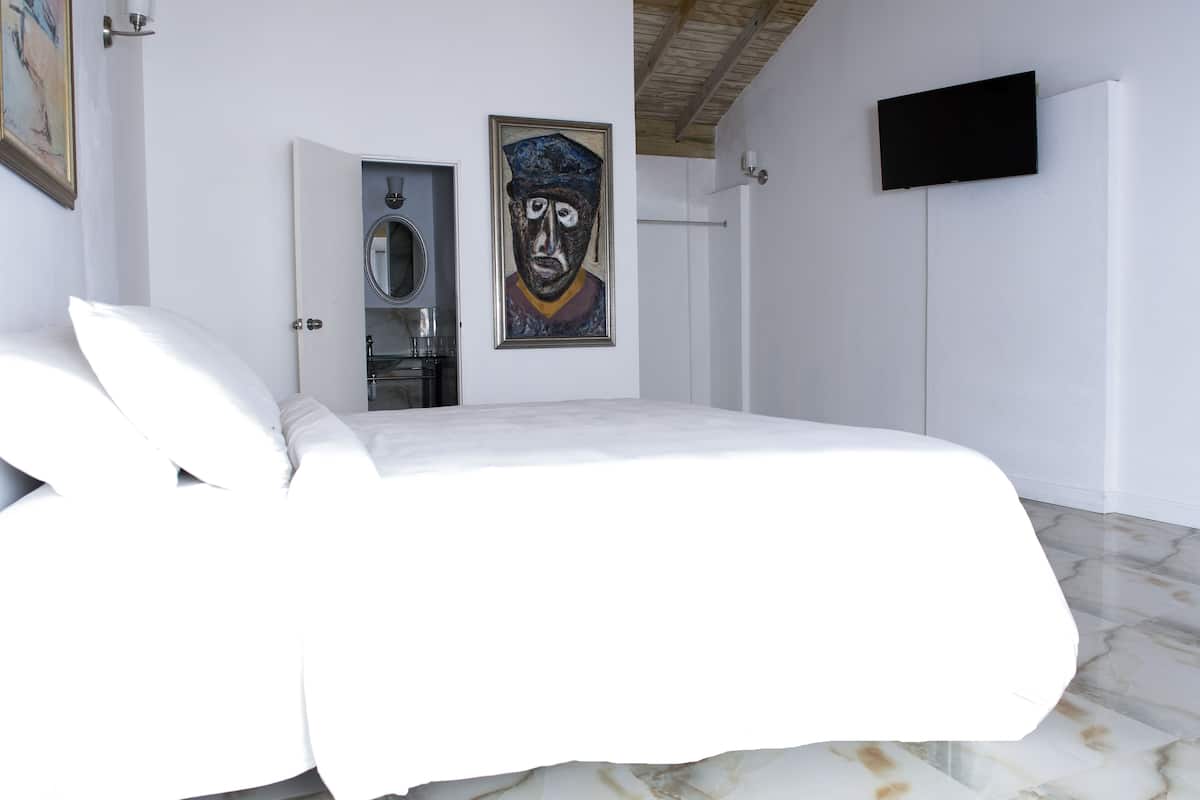 Chambre Deluxe, 1 trĂšs grand lit, non-fumeur, vue piscine