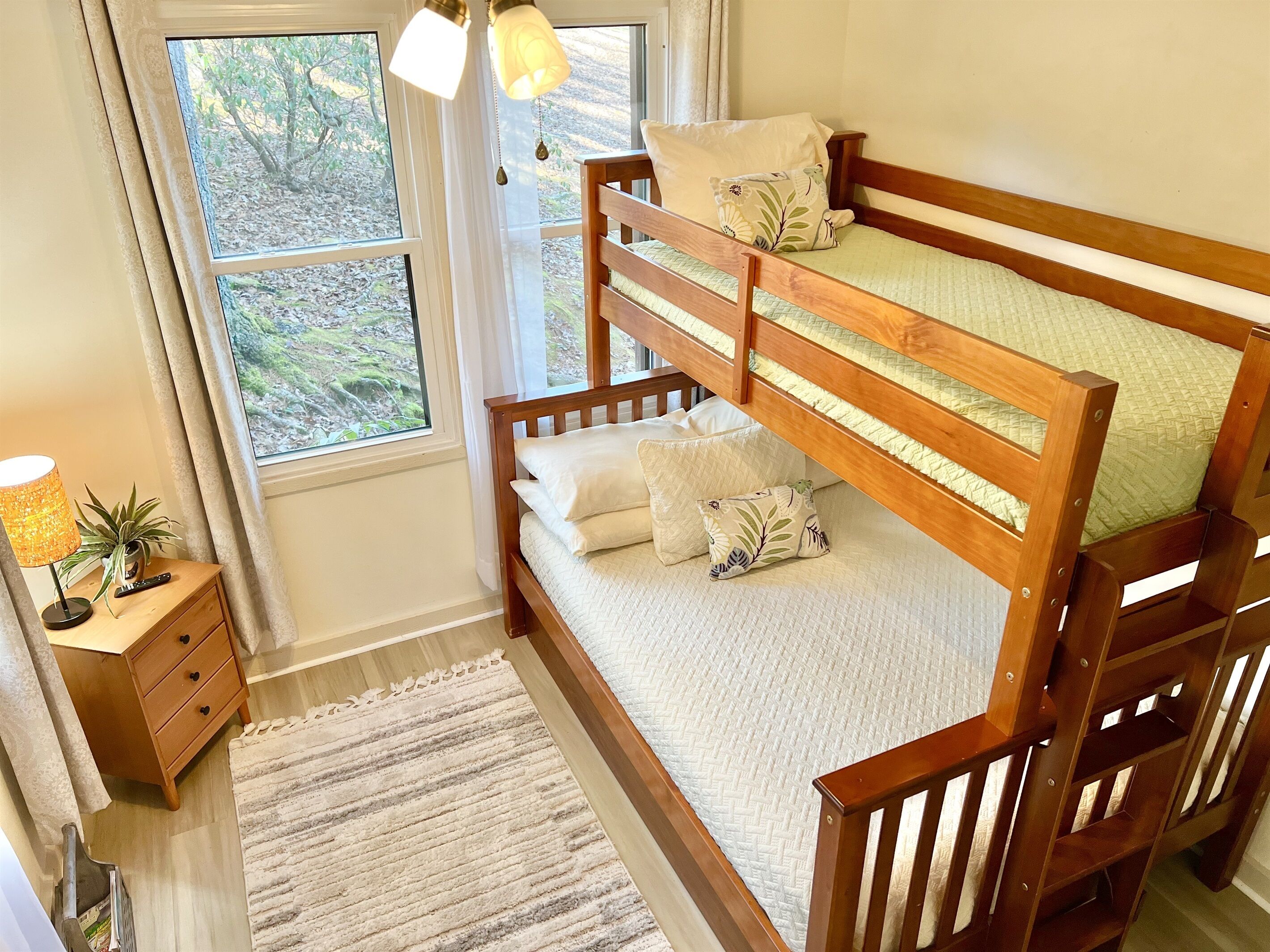 2 多间卧室、熨斗/熨衣板、免费 WiFi、床单