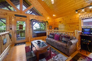 Games room - Free Attractions | Dog-friendly, Hot Tub, WIFI, Fireplace, Views, Grill, (Sevierville)