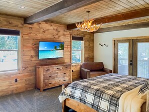 5 chambres, bureau, fer et planche à repasser, lit parapluie