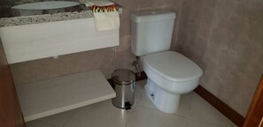Apartment | Badezimmer | Dusche, Handtücher